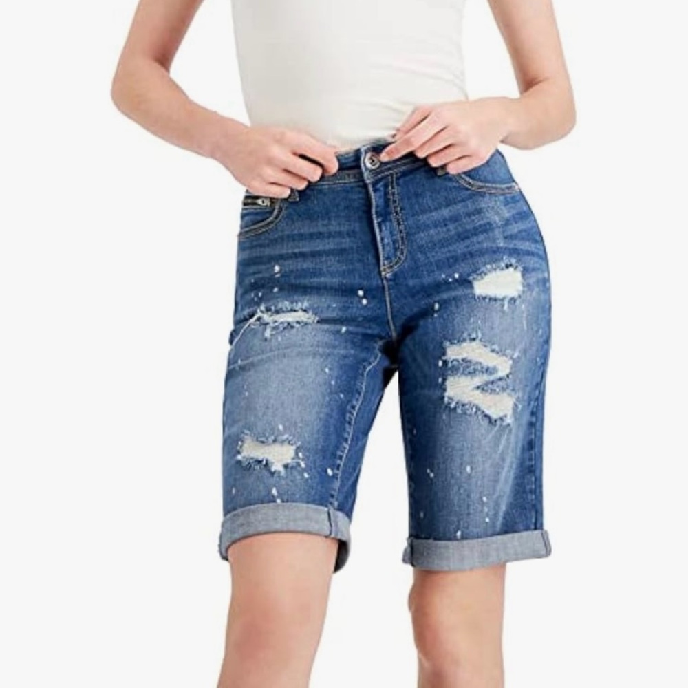 Time And Tru women’s denim bermuda distressed paint splatter cuffed shorts